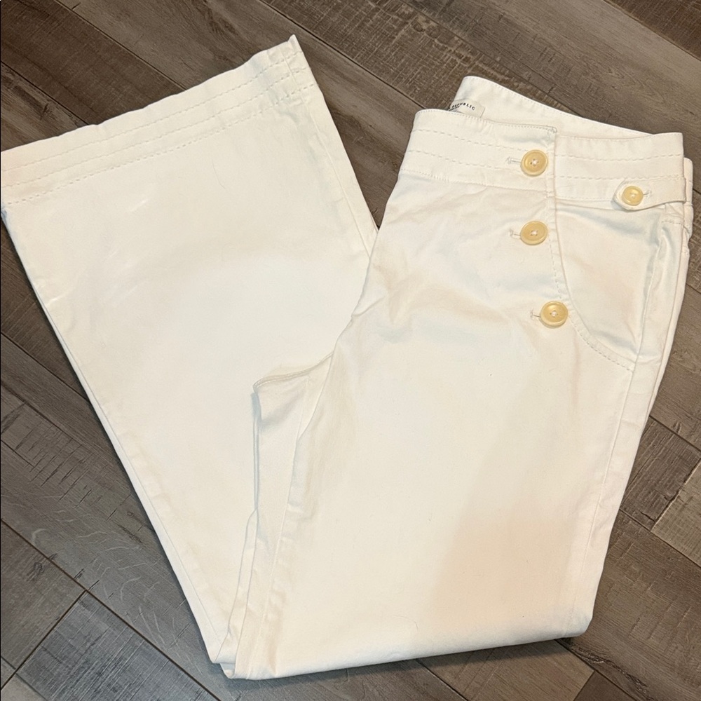 Banana Republic White Cropped Ankle Pants with Button Detail